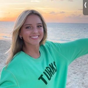 Meet your Posher, Caroline